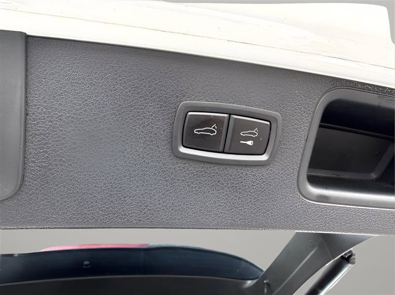 Used 2017 Porsche Macan S image 19