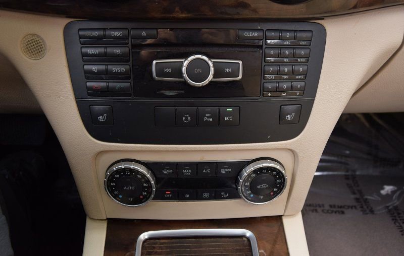 Used 2015 Mercedes-Benz GLK 350 4MATIC image 29