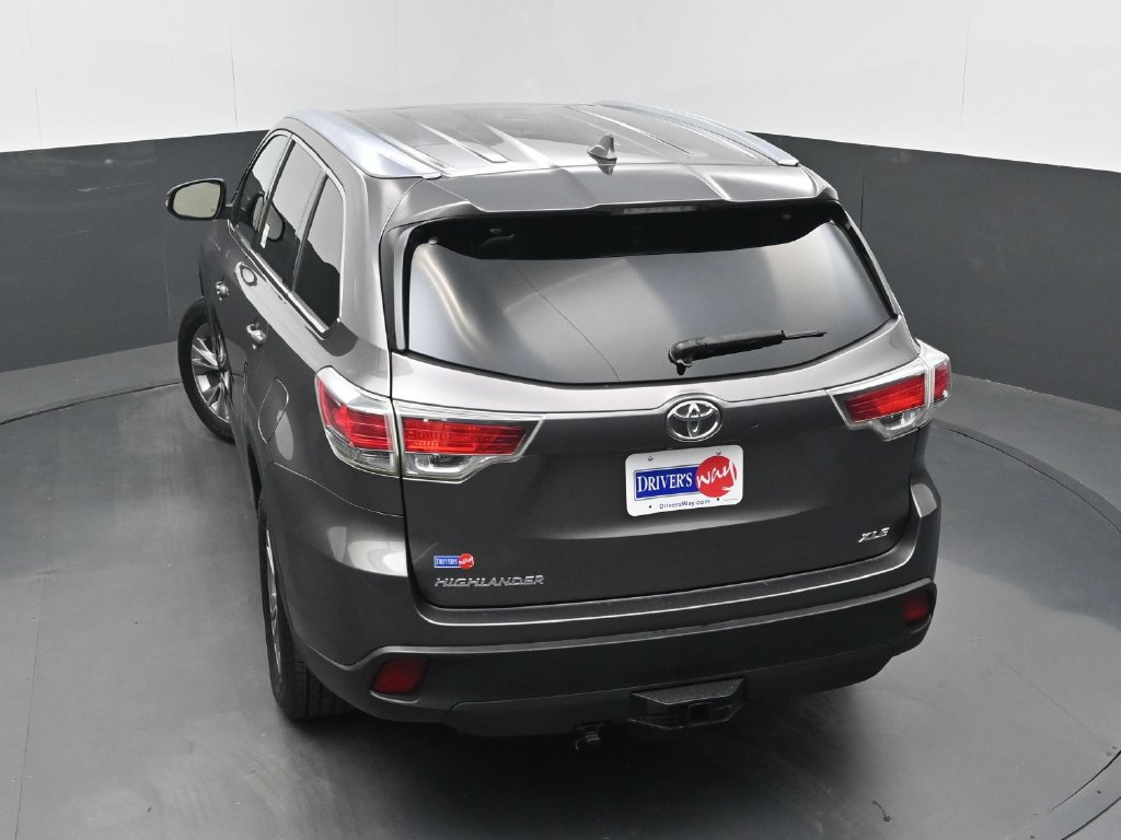 Used 2015 Toyota Highlander XLE FWD image 32