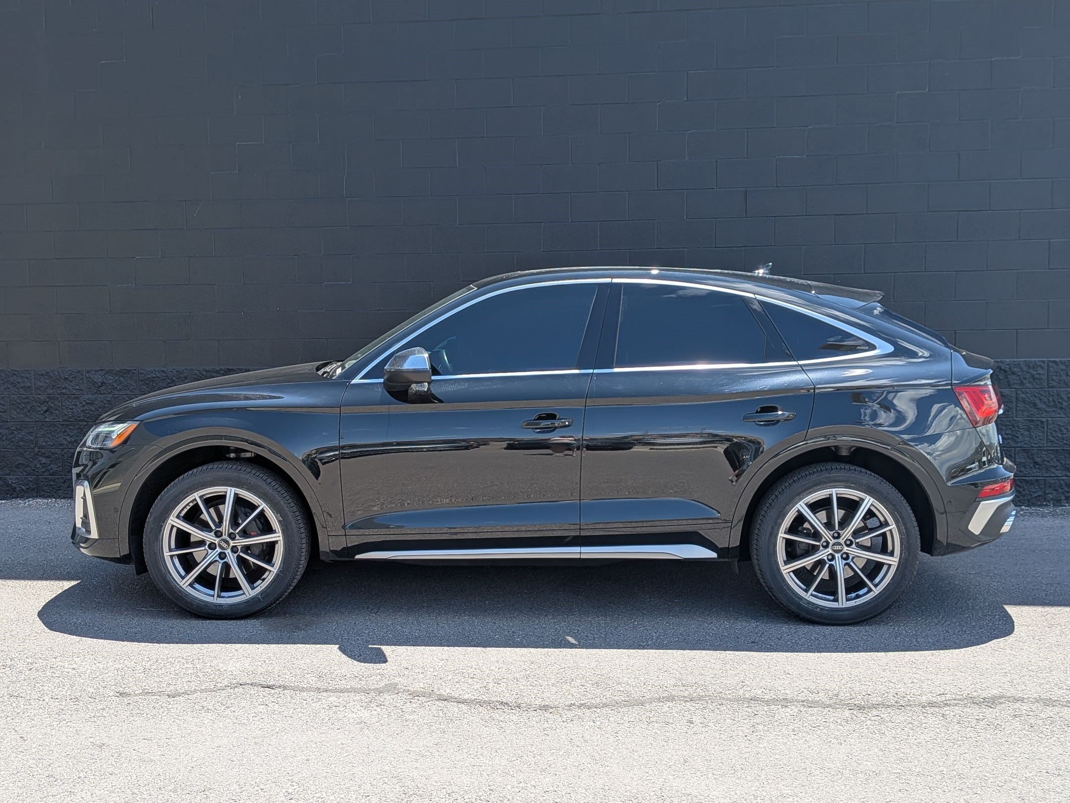 Certified 2023 Audi SQ5 Prestige w/ Prestige Package AWD/4WD image 9