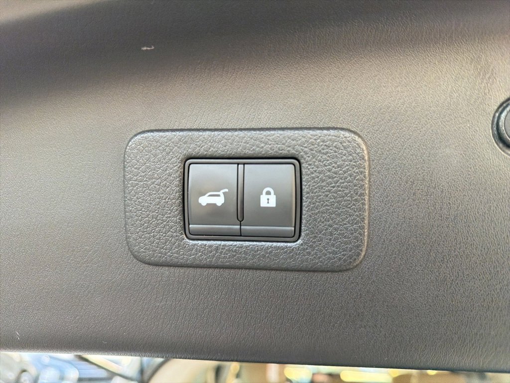 Used 2023 Nissan Armada SL image 37