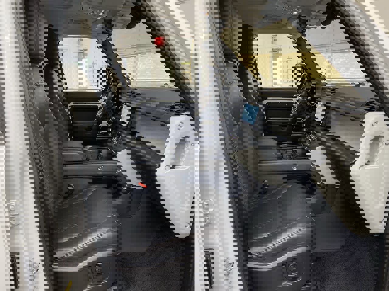 Used 2020 Land Rover Defender 110 HSE image 19