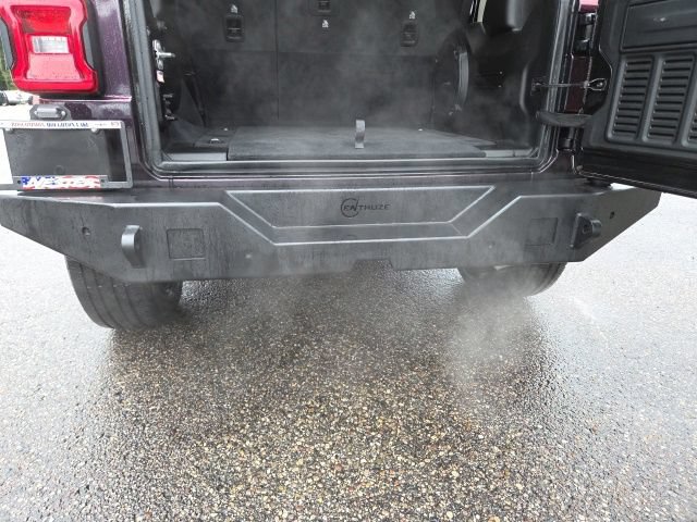 Used 2024 Jeep Wrangler Unlimited Sahara w/ Technology Group AWD/4WD image 25