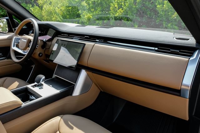 New 2026 Land Rover Range Rover SE AWD/4WD image 18