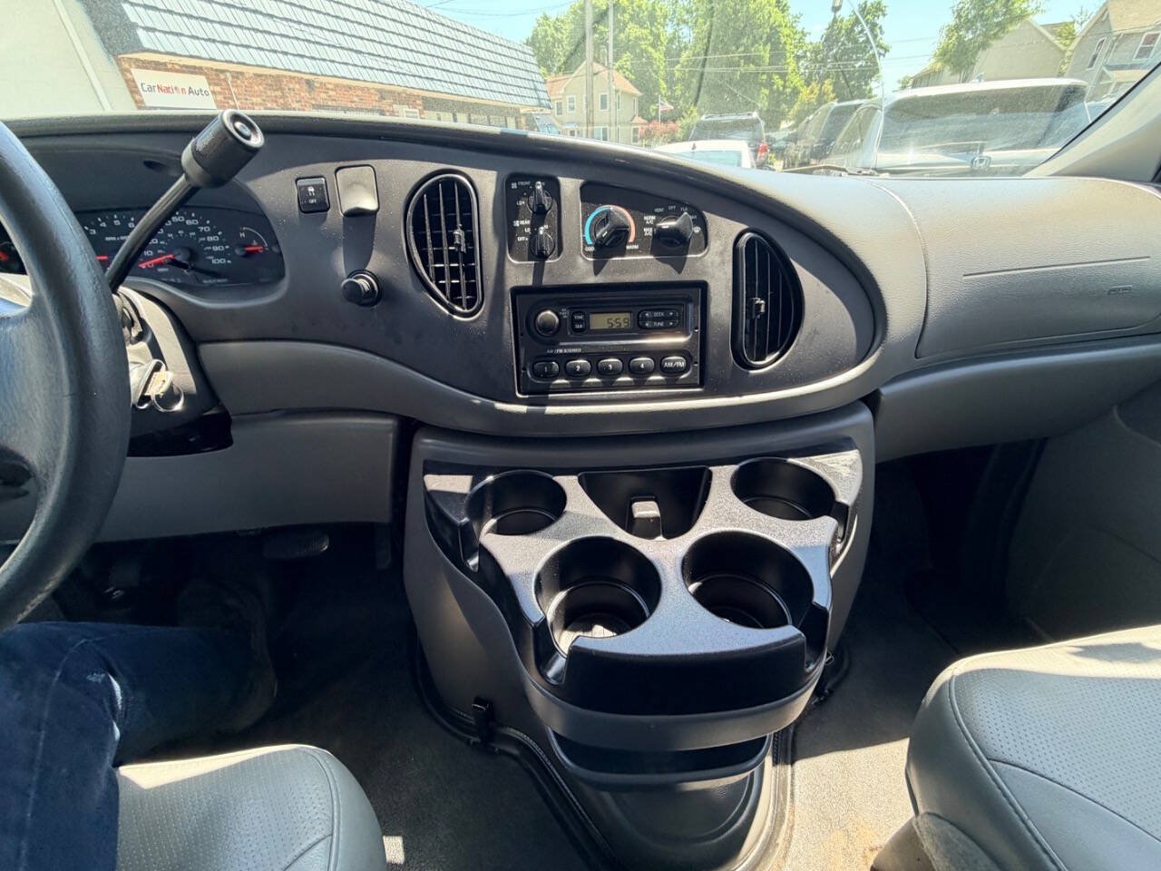 Used 2006 Ford E-350 and Econoline 350 XL RWD image 4