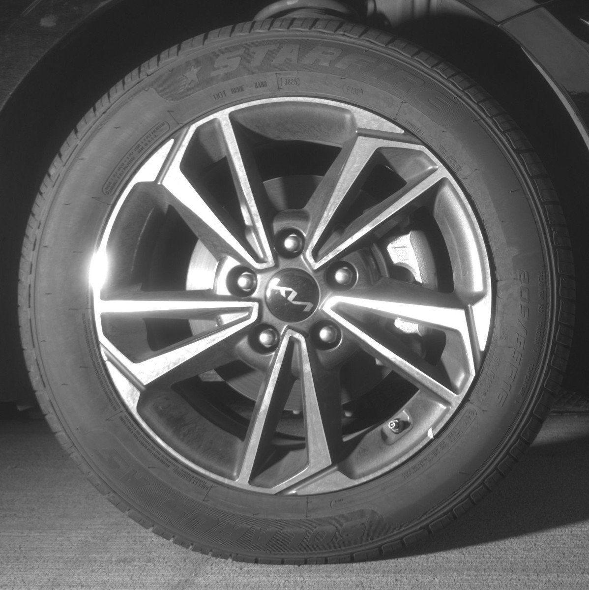 Used 2024 Kia Forte LXS FWD image 13
