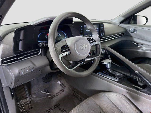 Used 2024 Hyundai Elantra SE FWD image 21