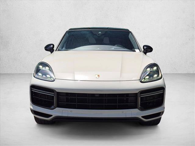 Used 2021 Porsche Cayenne Turbo AWD/4WD image 2