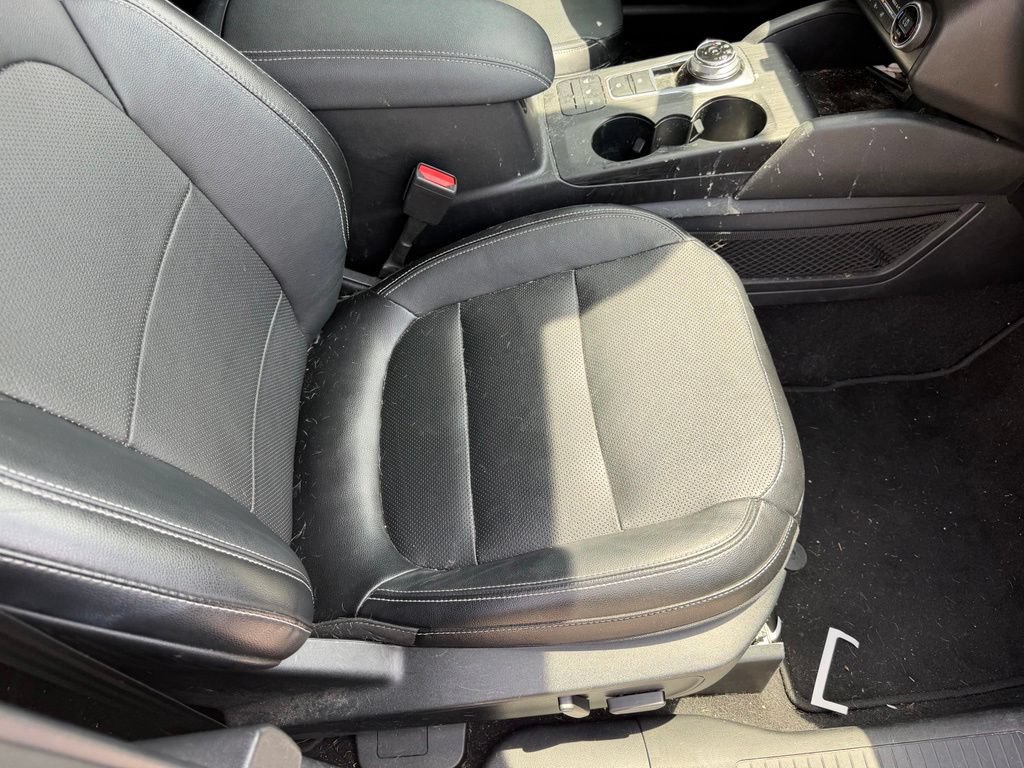 Used 2020 Ford Escape Titanium FWD image 15
