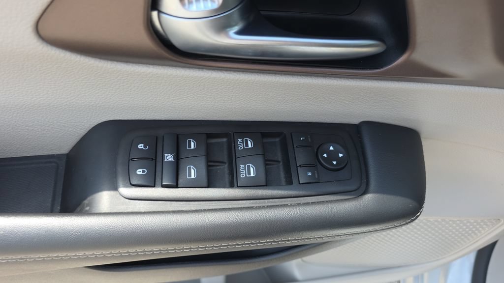 Used 2024 Chrysler Voyager LX FWD image 12