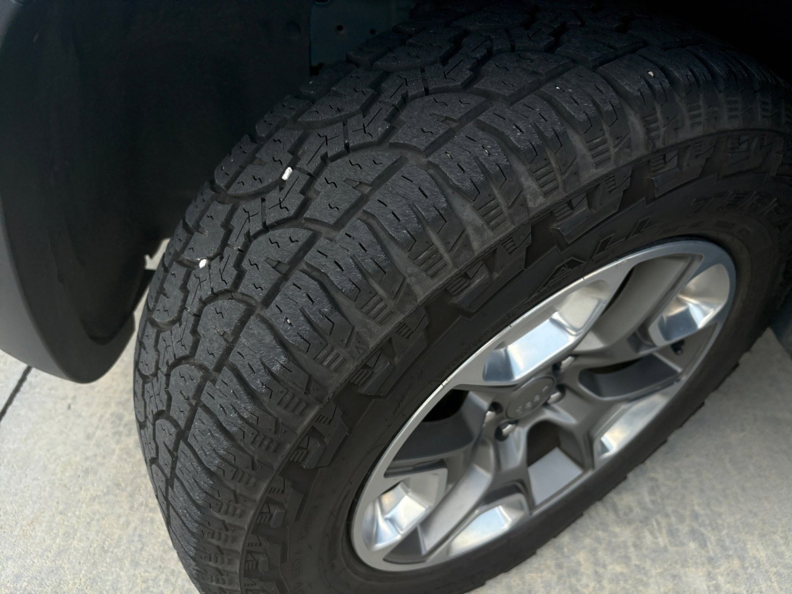 Used 2019 Jeep Cherokee Trailhawk image 20