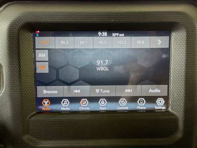 Used 2023 Jeep Gladiator Sport image 14