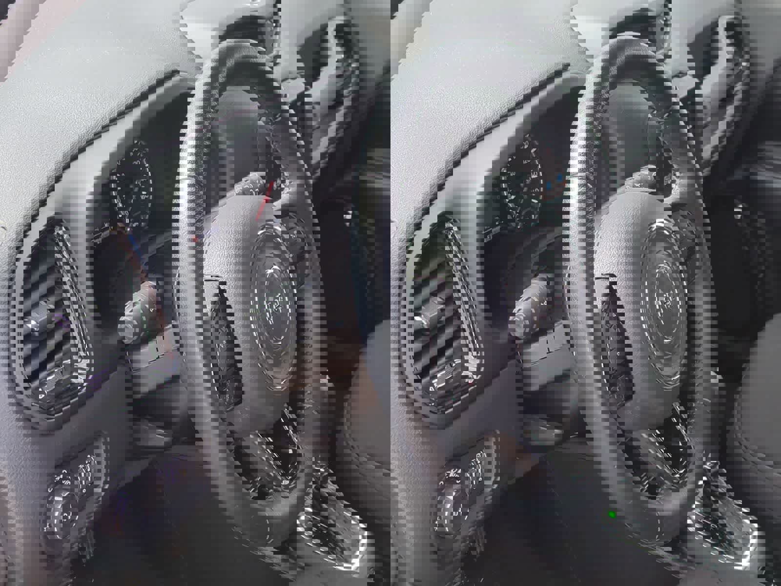 Used 2020 Jeep Renegade Altitude w/ UConnect 8.4 Nav Group image 11