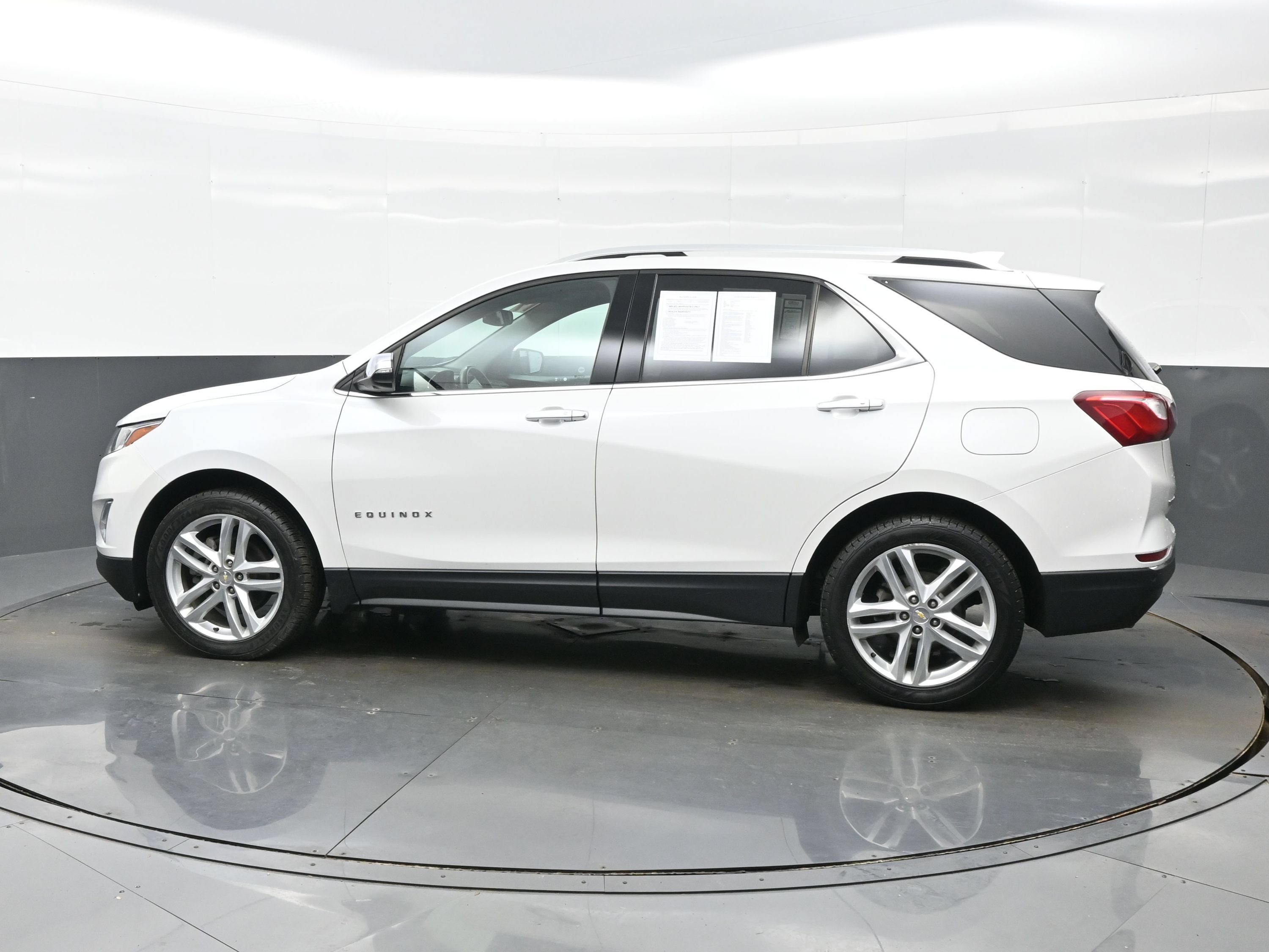 Used 2019 Chevrolet Equinox Premier AWD/4WD image 3