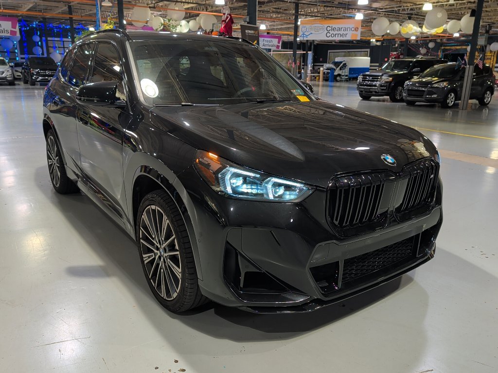 Certified 2025 BMW X1 M35i AWD/4WD image 3