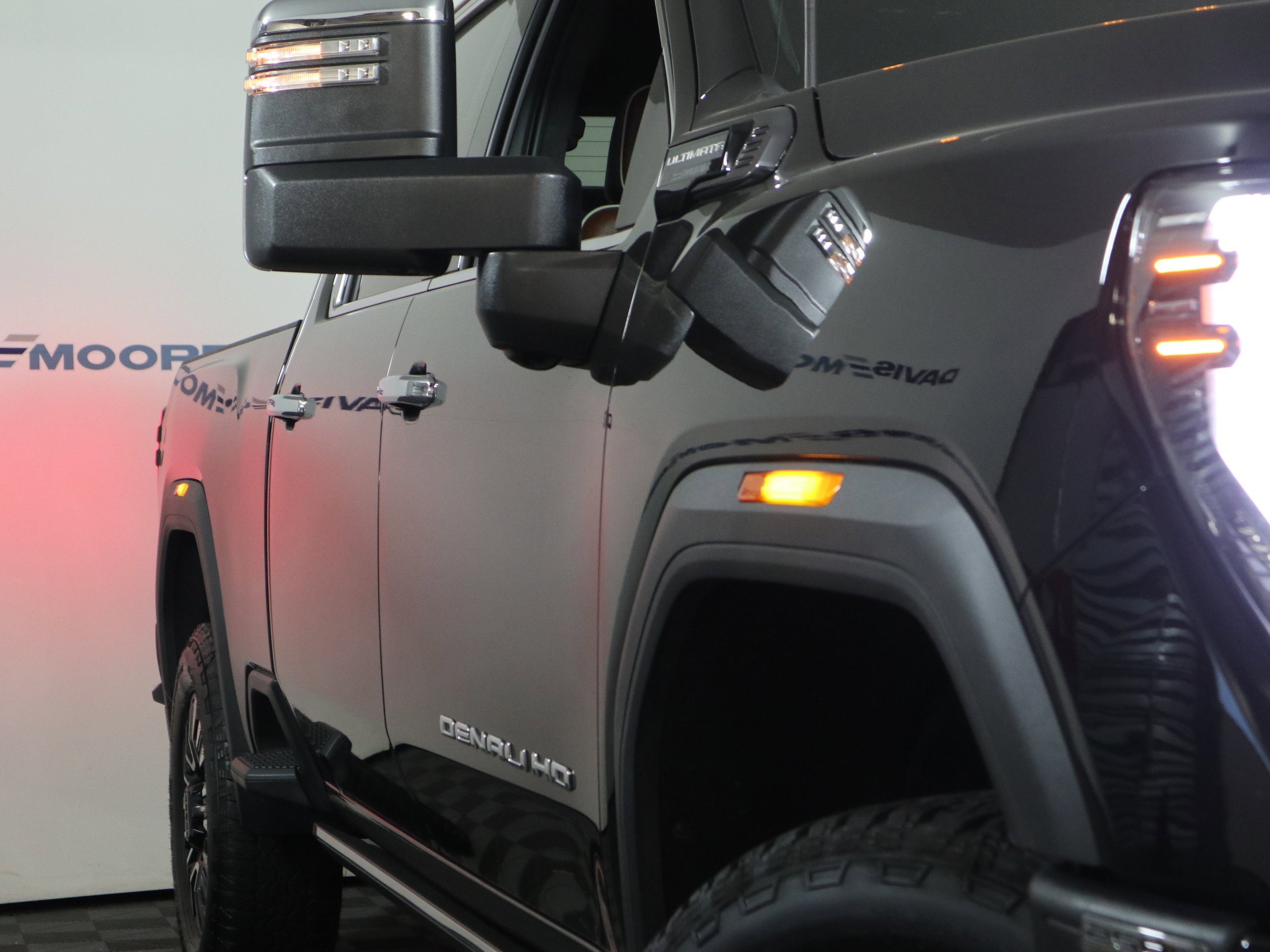 Used 2025 GMC Sierra 2500 Denali Ultimate image 3