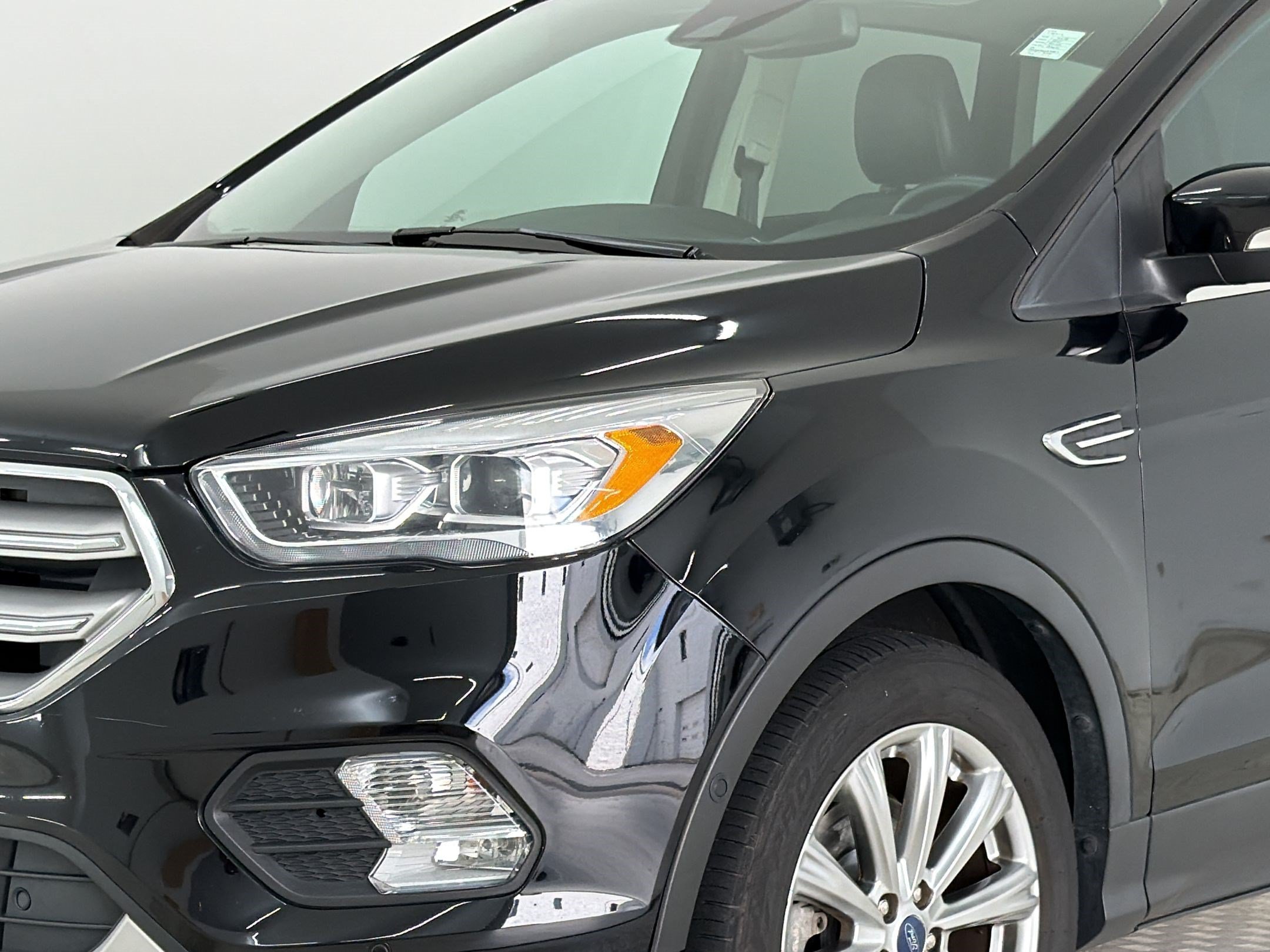 Used 2018 Ford Escape Titanium w/ Ford Safe & Smart Package FWD image 12