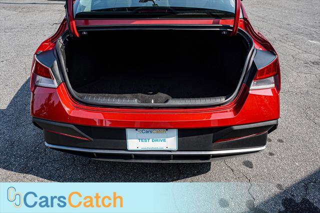 Used 2025 Hyundai Elantra SEL image 43