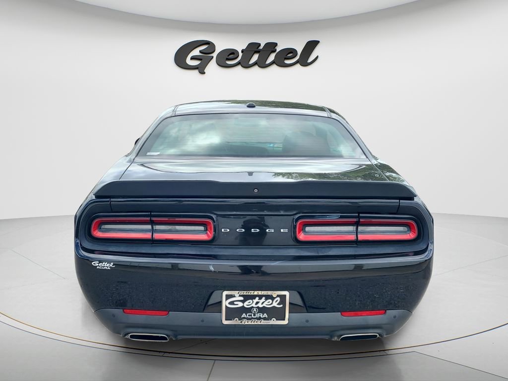 Used 2019 Dodge Challenger SXT w/ Blacktop Package image 5