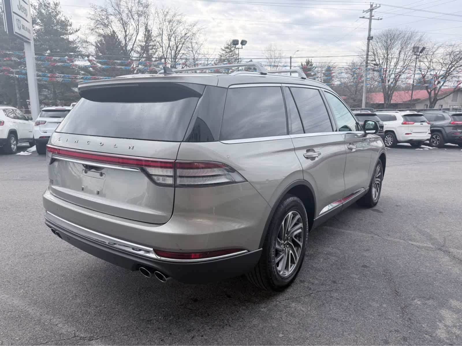 Used 2023 Lincoln Aviator AWD image 7