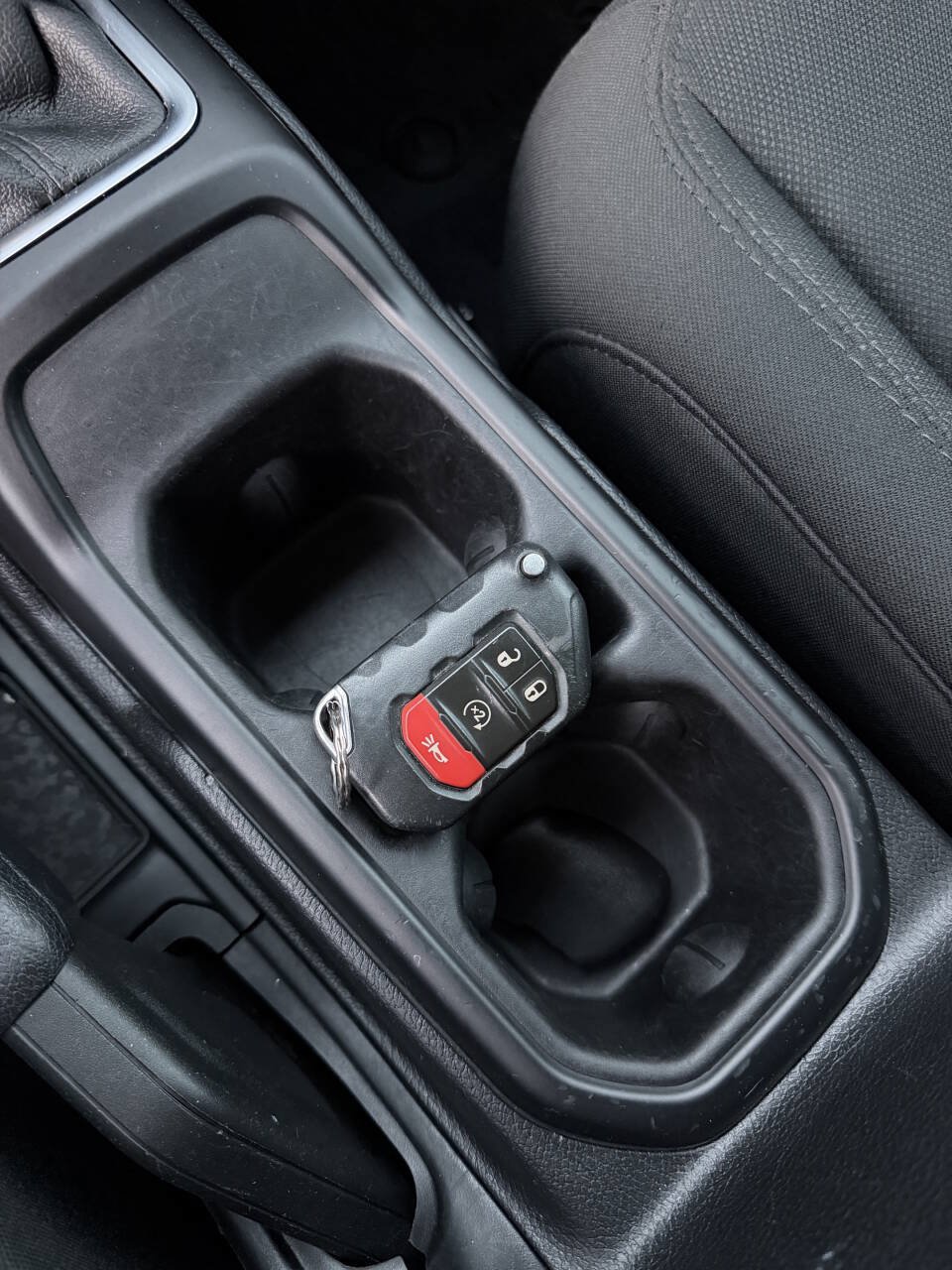 Used 2020 Jeep Wrangler Sport AWD/4WD image 30