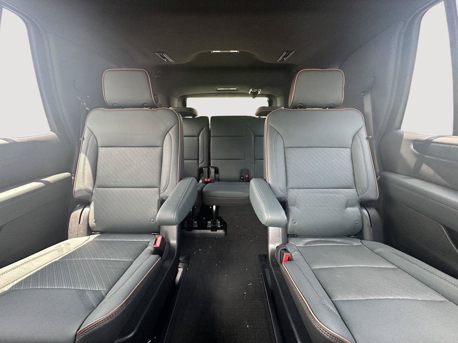 Used 2026 GMC Yukon AT4 AWD/4WD image 32