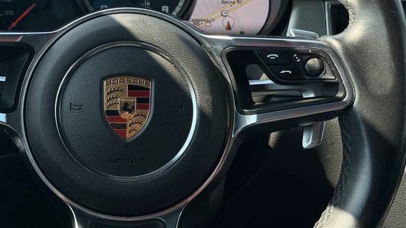 Used 2018 Porsche Macan Turbo AWD/4WD image 35
