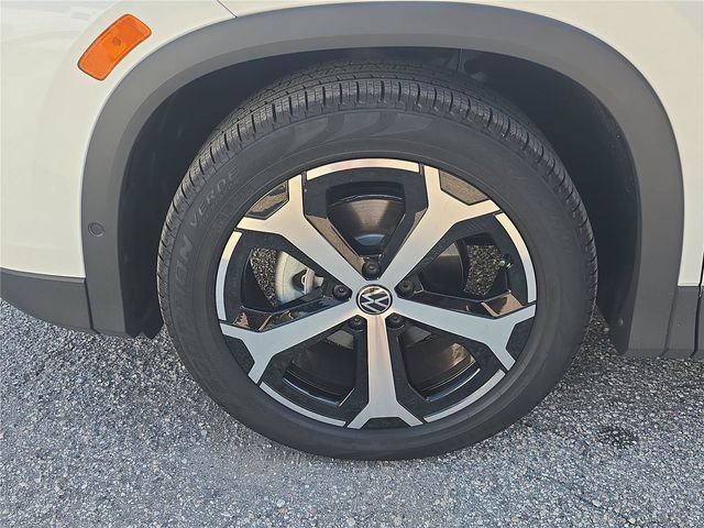 New 2026 Volkswagen Tiguan SE FWD image 7