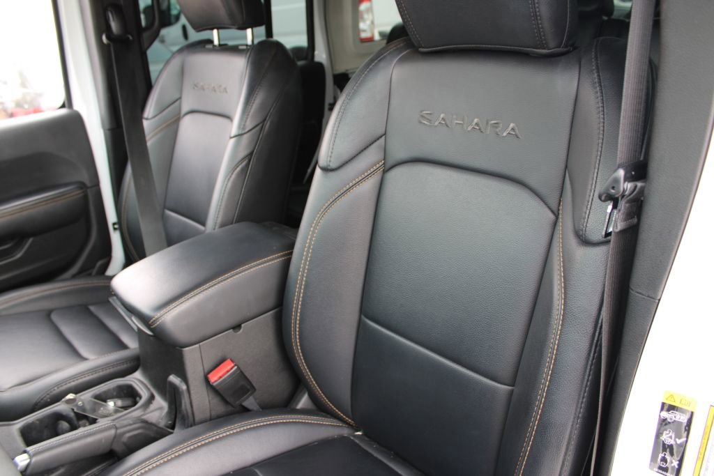 Used 2024 Jeep Wrangler Unlimited Sahara w/ Safety Group image 17