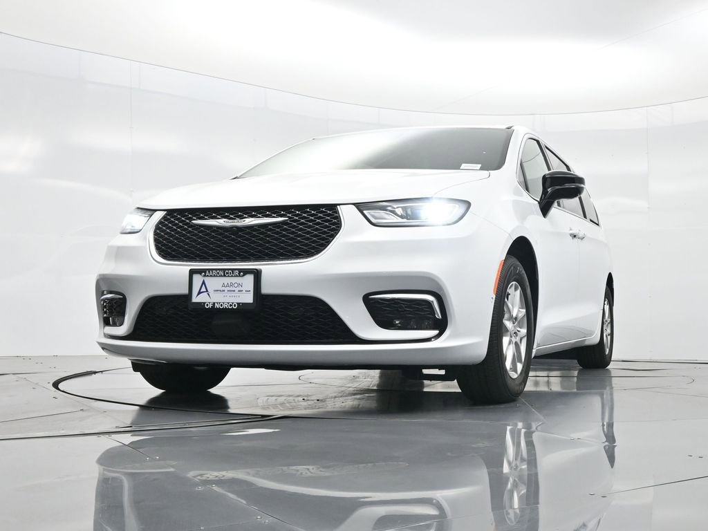 New 2026 Chrysler Pacifica Select image 37