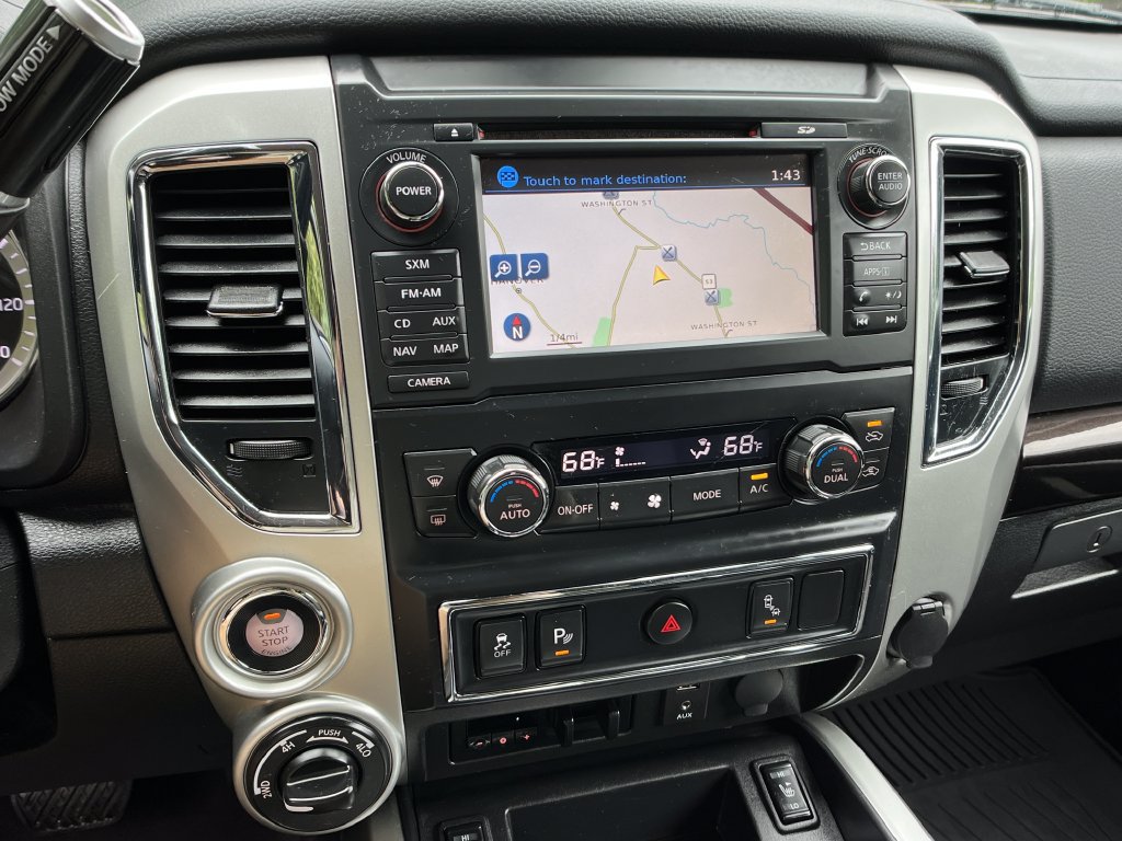 Used 2018 Nissan Titan SV w/ SV Convenience Package AWD/4WD image 16