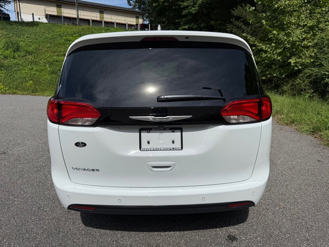 New 2026 Chrysler Voyager LX image 8