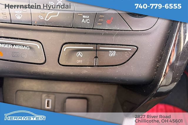 Used 2017 Ford Escape Titanium AWD/4WD image 23