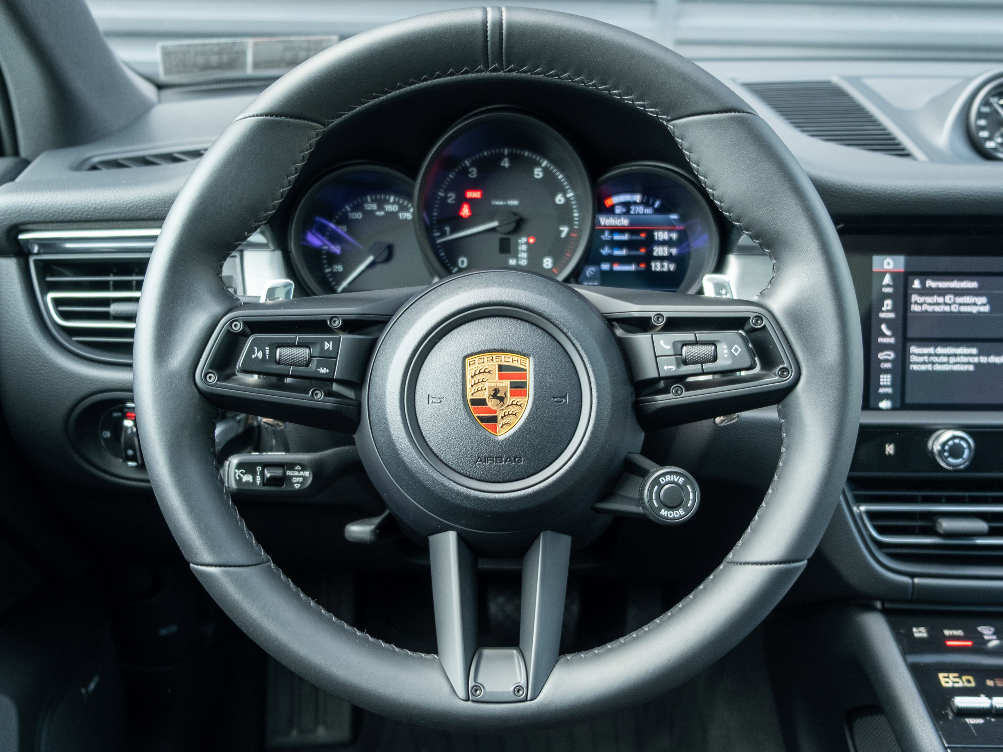 Certified 2026 Porsche Macan AWD/4WD image 6