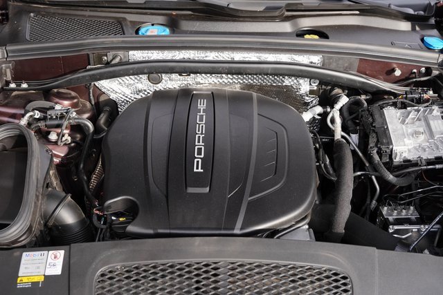 Used 2021 Porsche Macan image 28