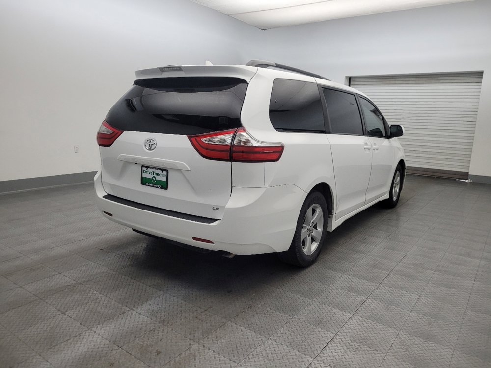 Used 2018 Toyota Sienna LE FWD image 9
