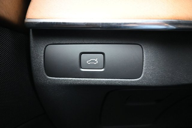 Used 2024 Volvo XC90 B6 Plus w/ Protection Package Premier AWD/4WD image 23