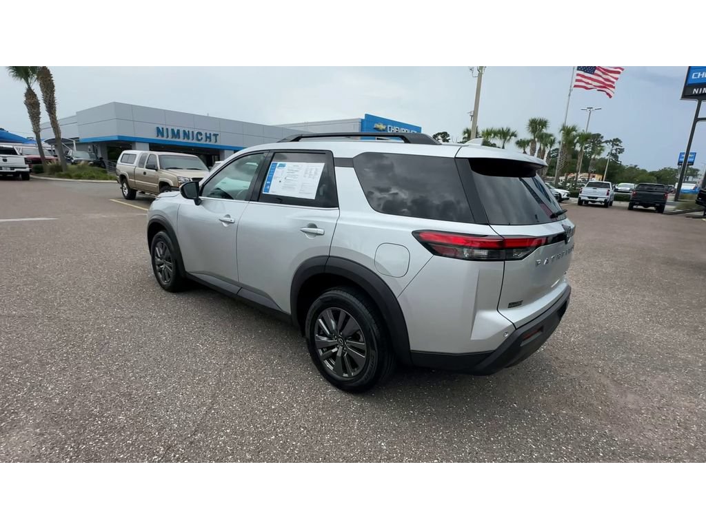 Used 2024 Nissan Pathfinder SV AWD/4WD image 4
