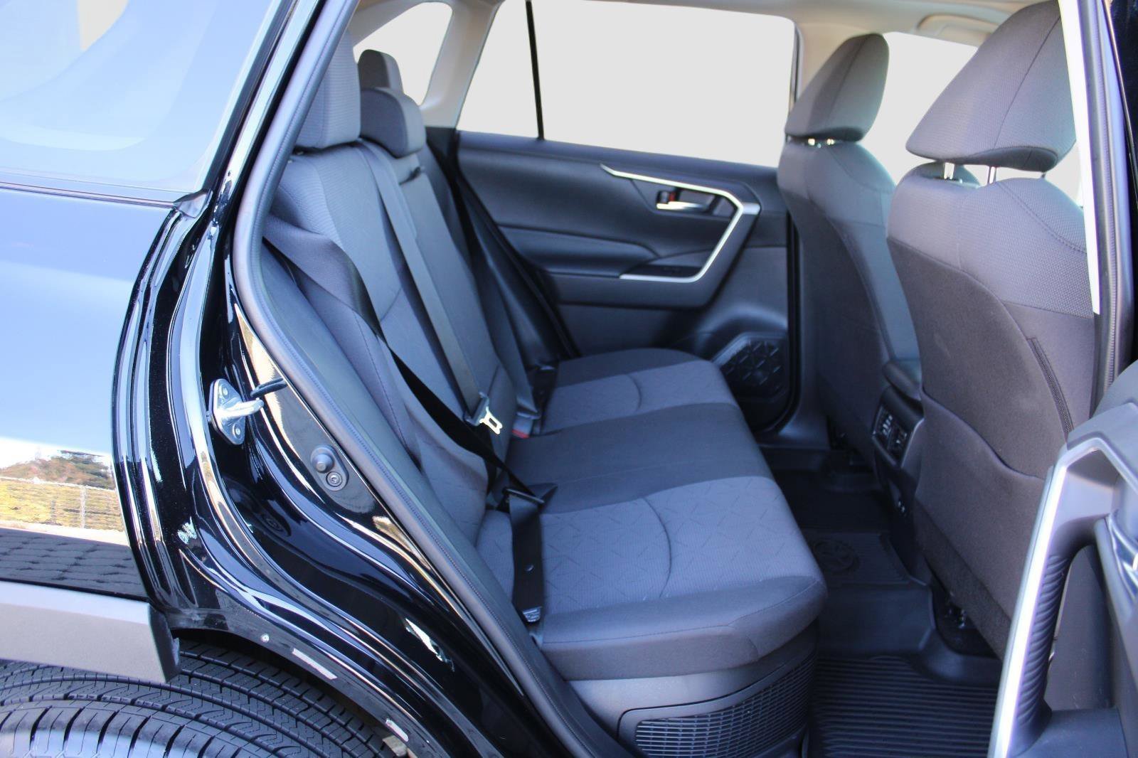 Used 2021 Toyota RAV4 AWD Hybrid image 36