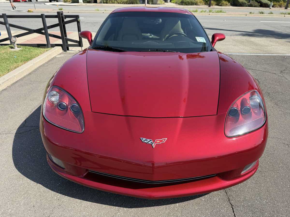 Used 2008 Chevrolet Corvette Coupe w/ Z51 Performance Package RWD image 12