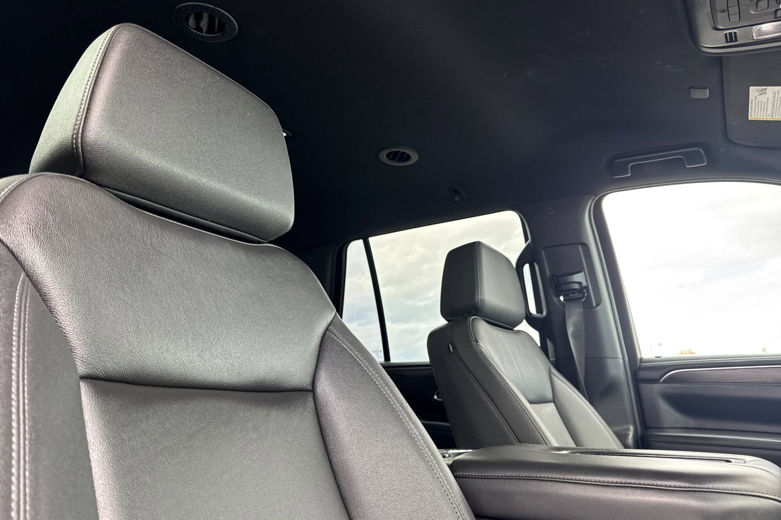 Used 2023 Chevrolet Tahoe LT w/ Luxury Package image 20