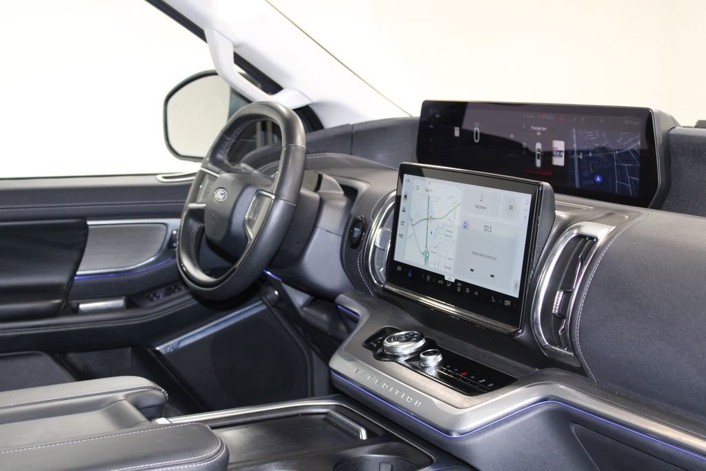 Used 2025 Ford Expedition Platinum image 34