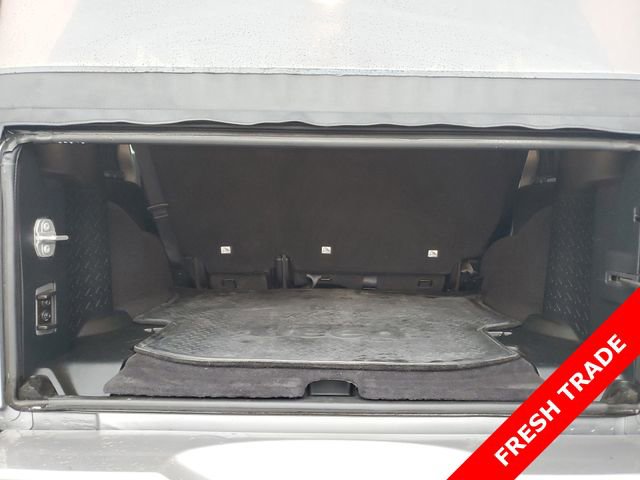 Used 2018 Jeep Wrangler Unlimited Sahara image 9