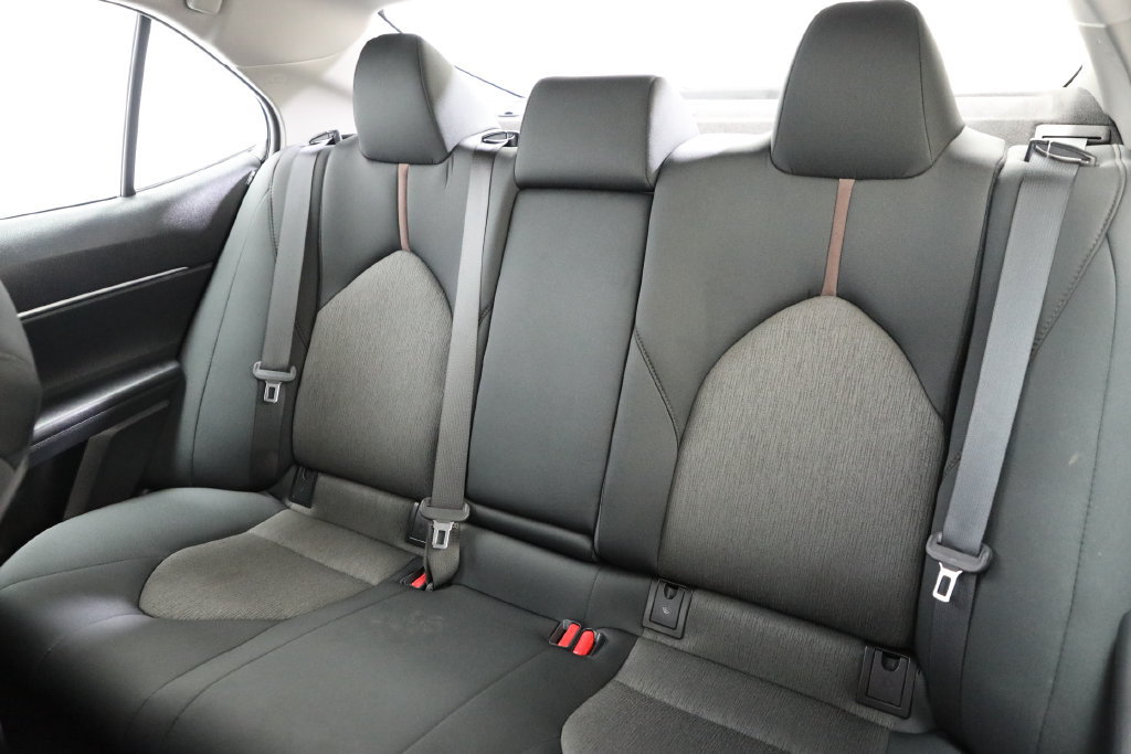 Used 2020 Toyota Camry LE FWD image 11