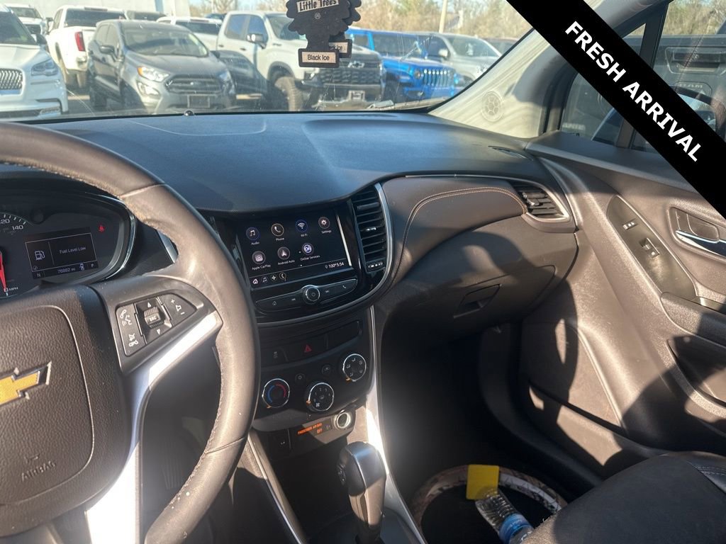 Used 2020 Chevrolet Trax LT w/ LT Convenience Package image 11