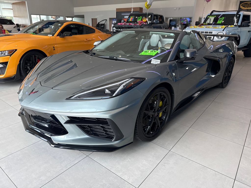 Used 2023 Chevrolet Corvette Stingray Premium Conv w/ Z51 Performance Package RWD image 3