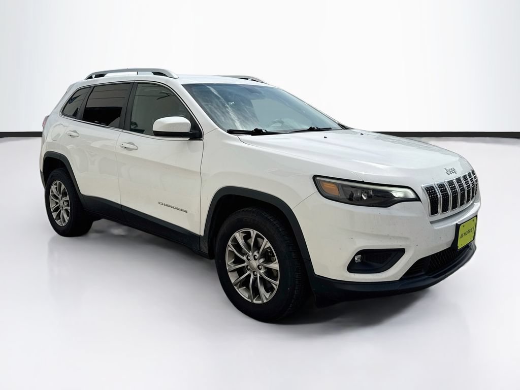 Used 2019 Jeep Cherokee Latitude Plus w/ Cold Weather Group AWD/4WD image 3