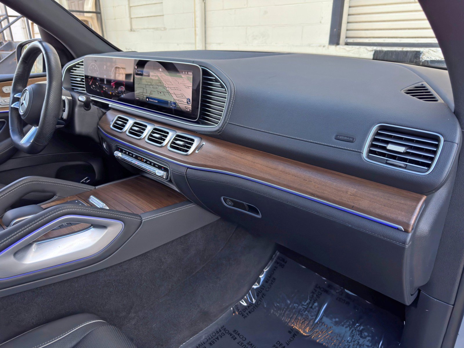 Used 2024 Mercedes-Benz GLS 580 4MATIC image 15