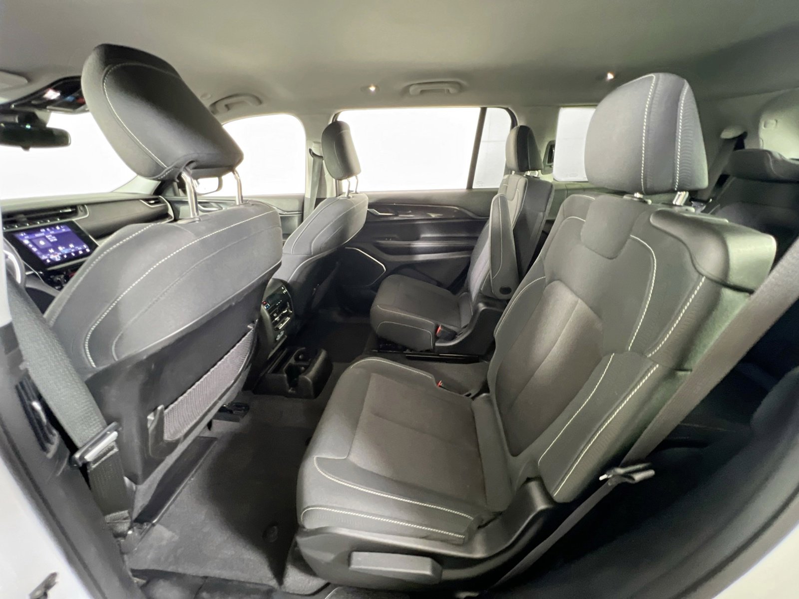 Used 2021 Jeep Grand Cherokee L Laredo w/ Luxury Tech Group I image 23