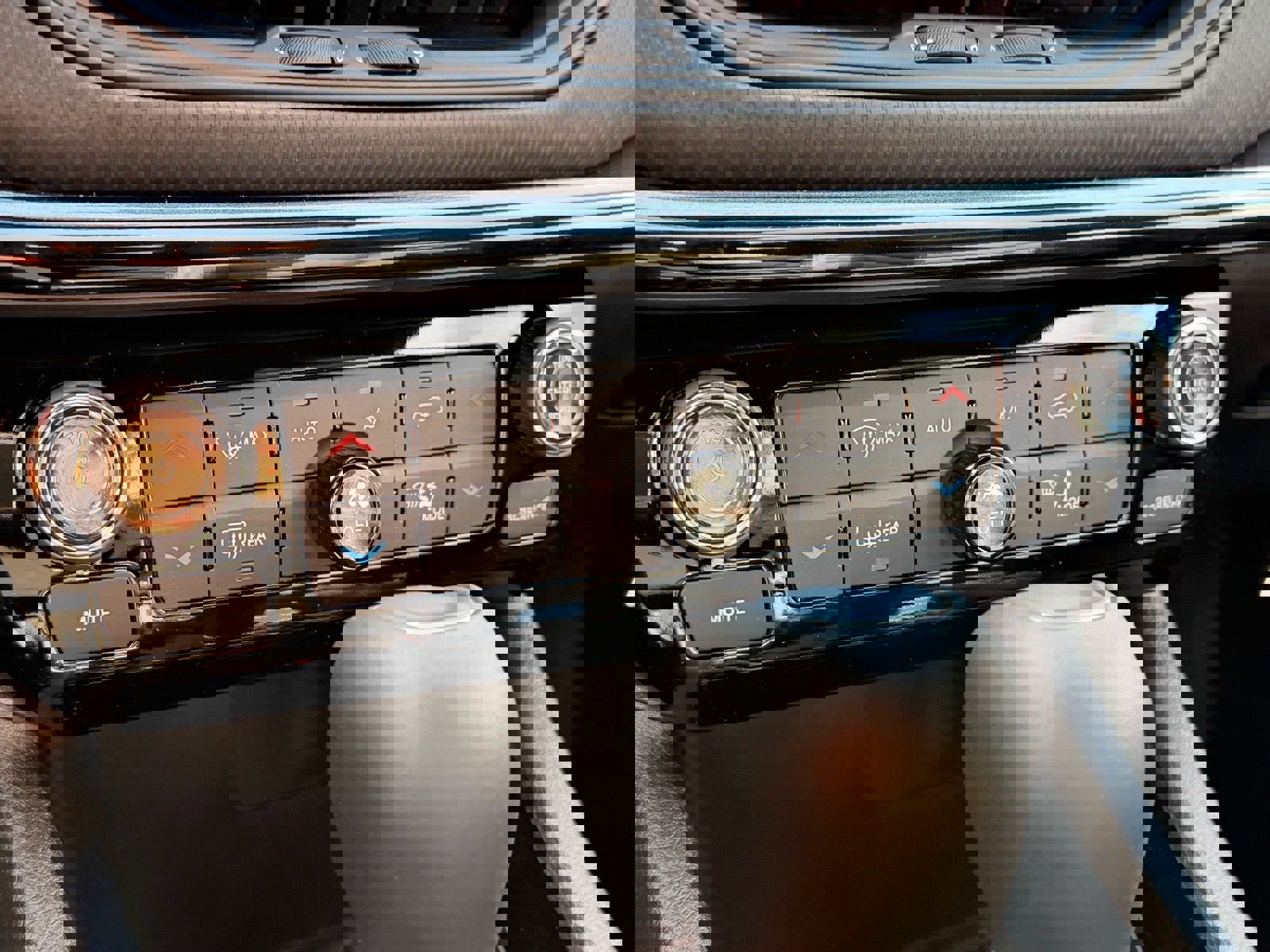 New 2026 Jeep Compass Limited image 17